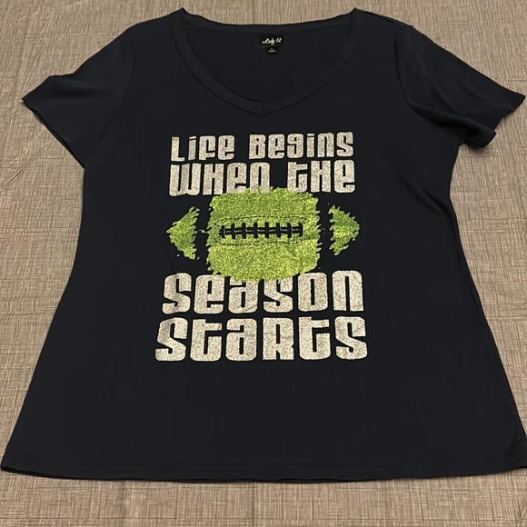 Lady 12 - Life Begins When the Football Season Starts tshirt - Size Large - Picture 3 of 10